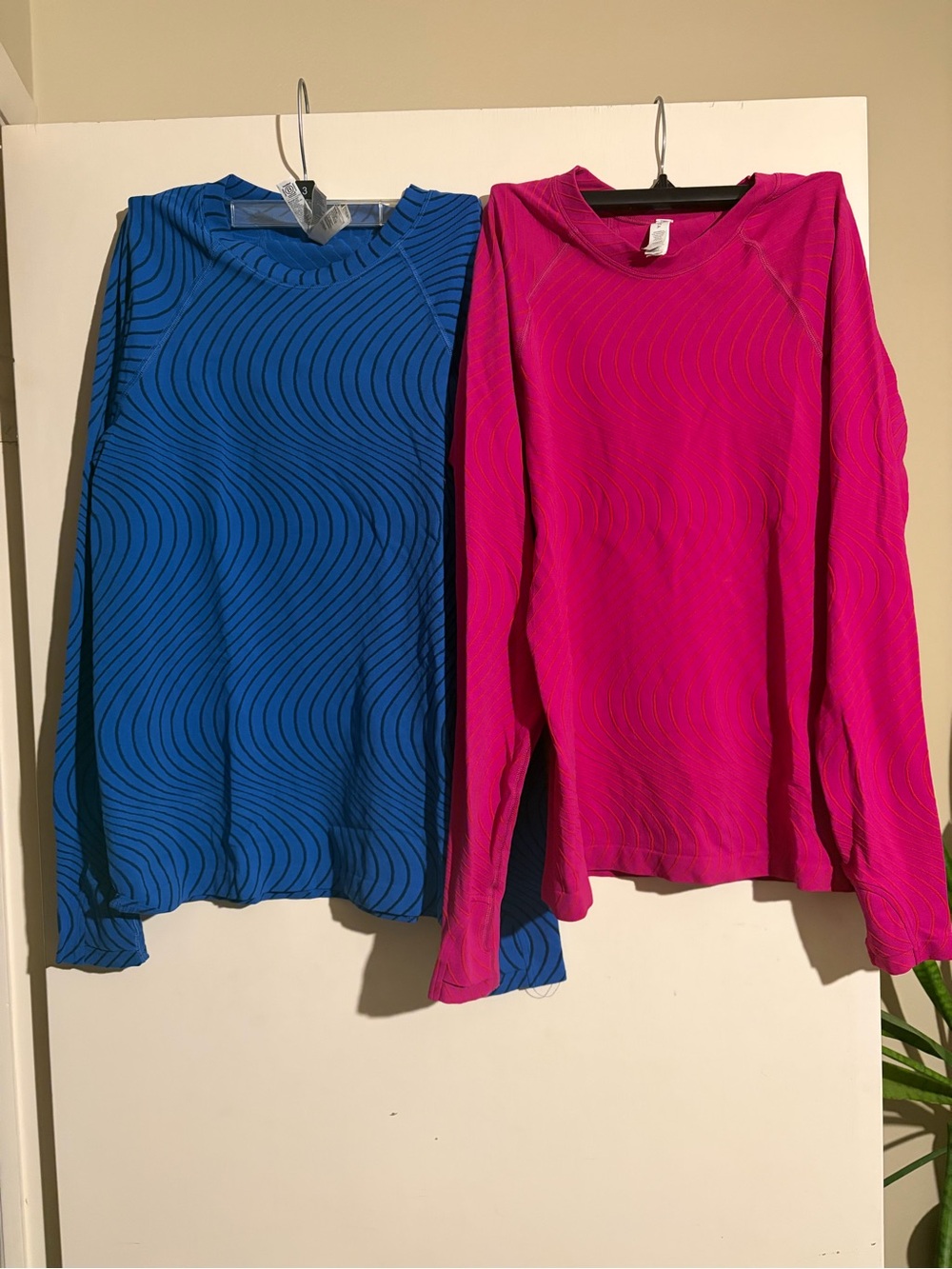 Athleta Activewear Wavy Print Tops